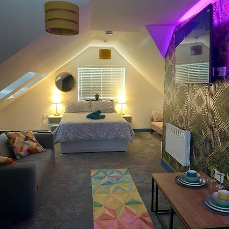 Vibrant & Modern Studio Apartment In Birmingham Exterior photo
